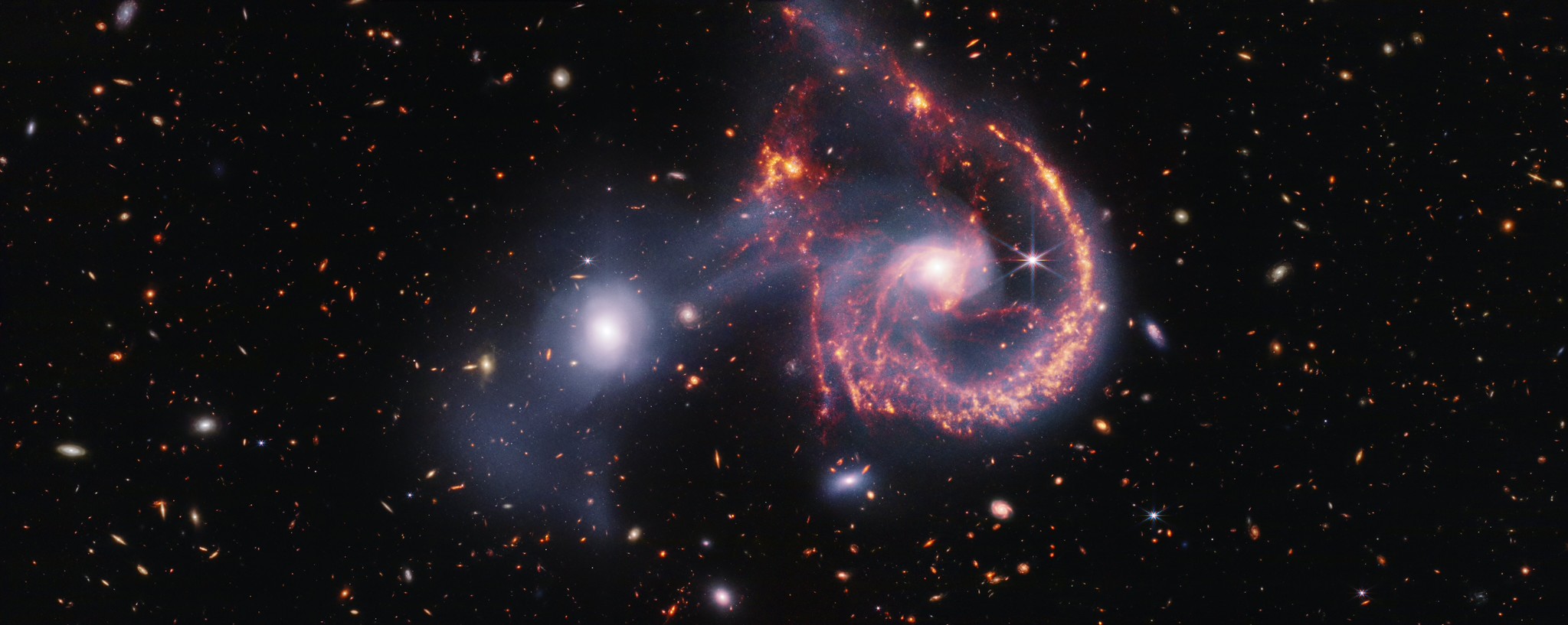 Arp 107 colliding galaxies